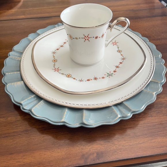 SET: Square Salad Plate w/Matching Mug Solitaire White Christmas by Lenox -4 ava - Picture 5 of 5